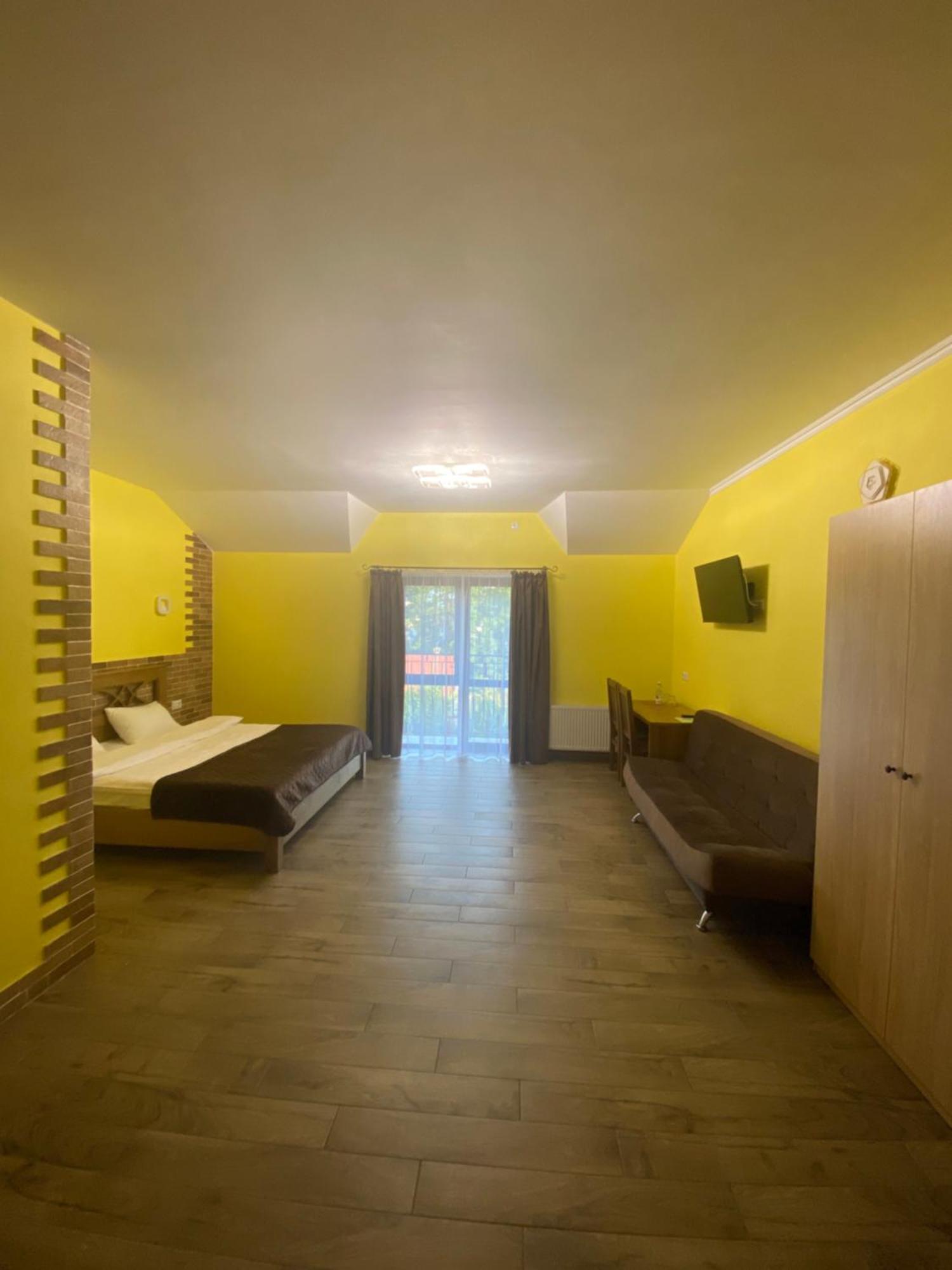 Maestro Hotel Ostroh Exterior photo