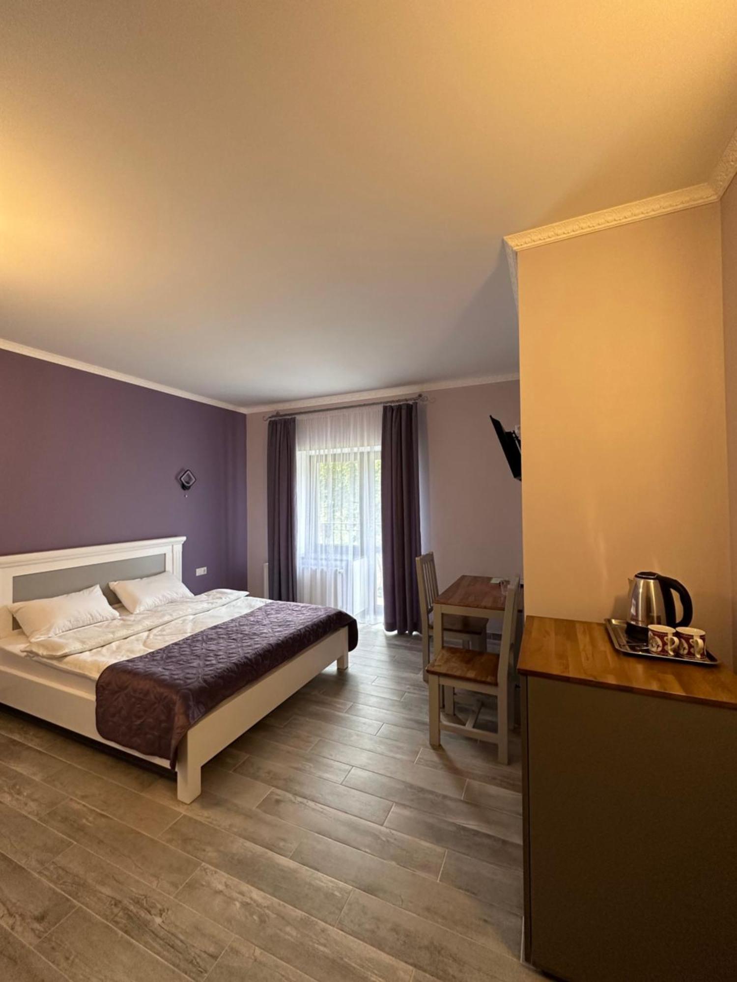 Maestro Hotel Ostroh Exterior photo
